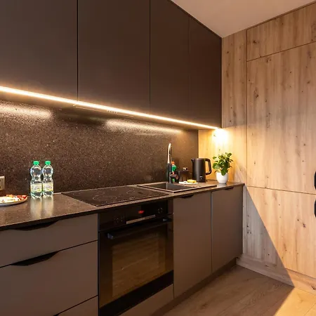 Mostek Glamour Daire